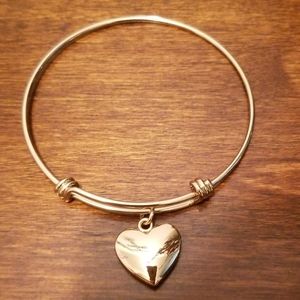 Nwot, Gold Adjustable heart bracelet